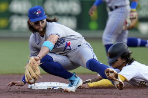 '1813억원 유격수' 뒀다 뭐하게? 린도어 결국 수술대→6주 이탈→후유증?  메츠의 '위험천만 낙관론'