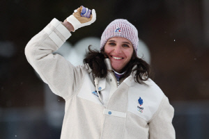 한국이라면 상상 불가...사상 최초 '절도-사기' 금메달리스트 탄생...