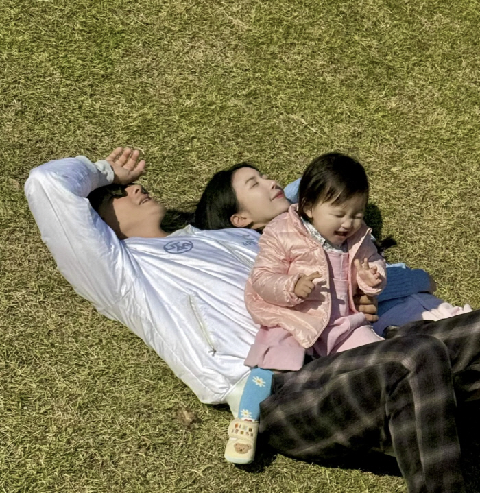 아야네, 둘째 유산 후 딸과 일본행...♥이지훈 두고 떠난 진짜 이유