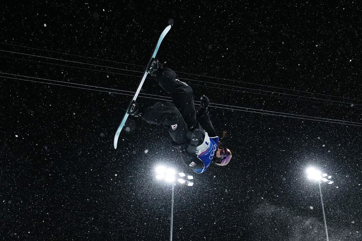 "이건 완전 영화잖아!" 日 폭풍 눈물…韓 18세 '보드천재' 대역전 금…