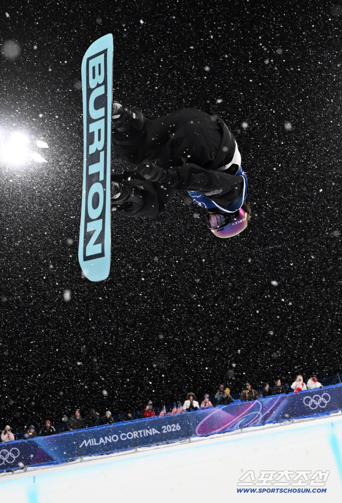 눈 내리는 파이프, 그 위에 쓰러졌던 소녀...역경 딛고 탄생한 설상 '최고의 스타'[밀라노 현장]