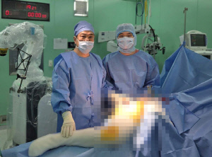 서울부민병원 하용찬 원장, 국내 첫 큐비스 로봇 고관절치환술 성공