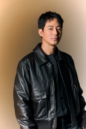 조인성, 차가운 '휴민트'에 뜨거운 인류애로 감쌌다..대체불가 '국보급' 열연