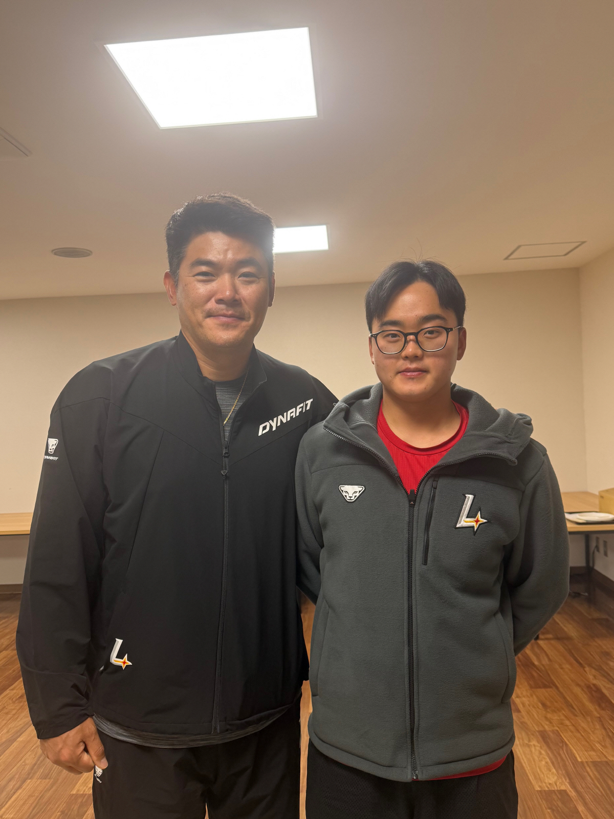 "술·여자·돈 조심해,인생 끝난다"…'42세 홀드왕', 유망주에게 전한 …