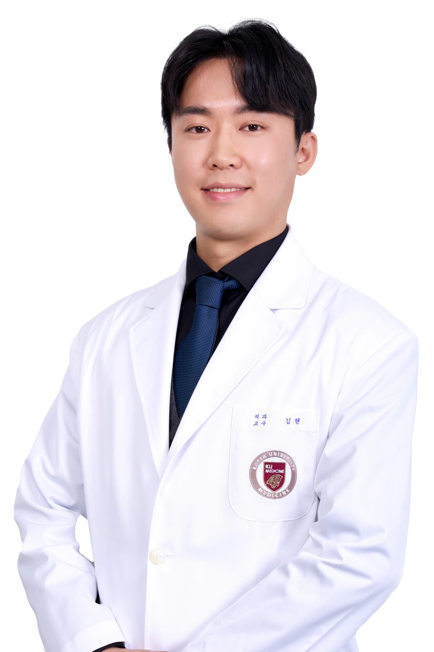 길어 보이고 시린 앞니, 방치하면 치아 수명 단축…'잇몸 살리기' 우선