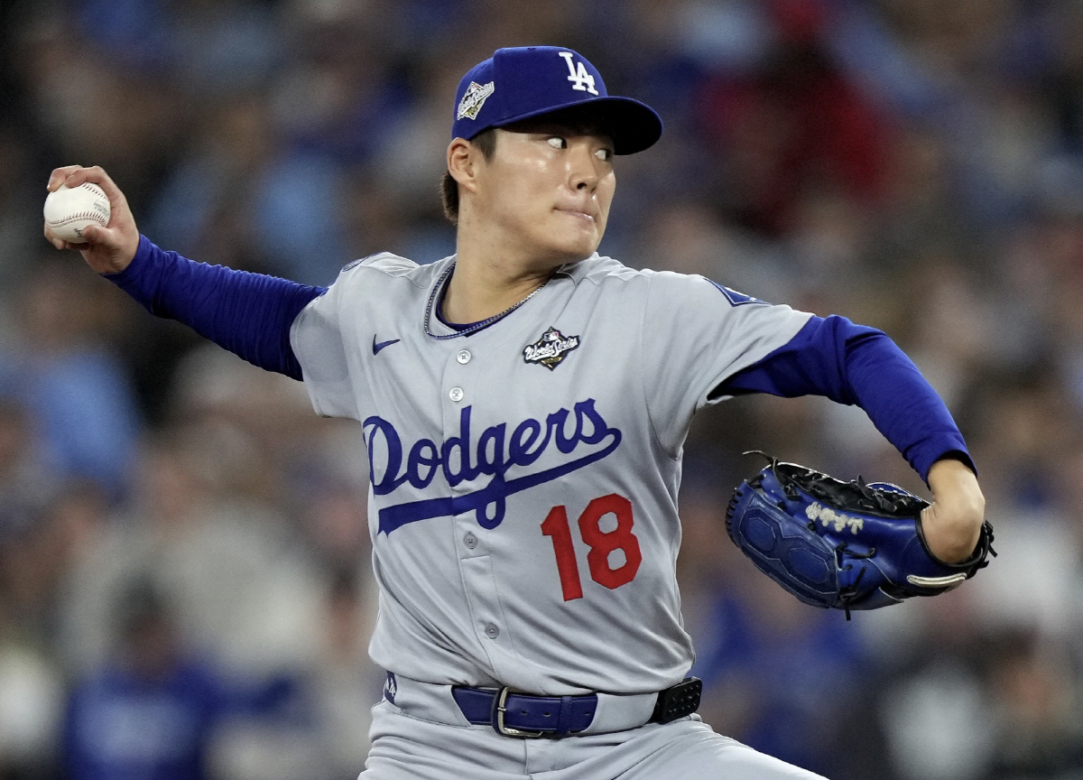 깨지기 쉬운 '다저스 日 투수 삼인방'→투구수 관리 필요…로버츠 "주 1…
