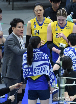 지면 승점 4점 차까지 붙는데…도로공사 악재 