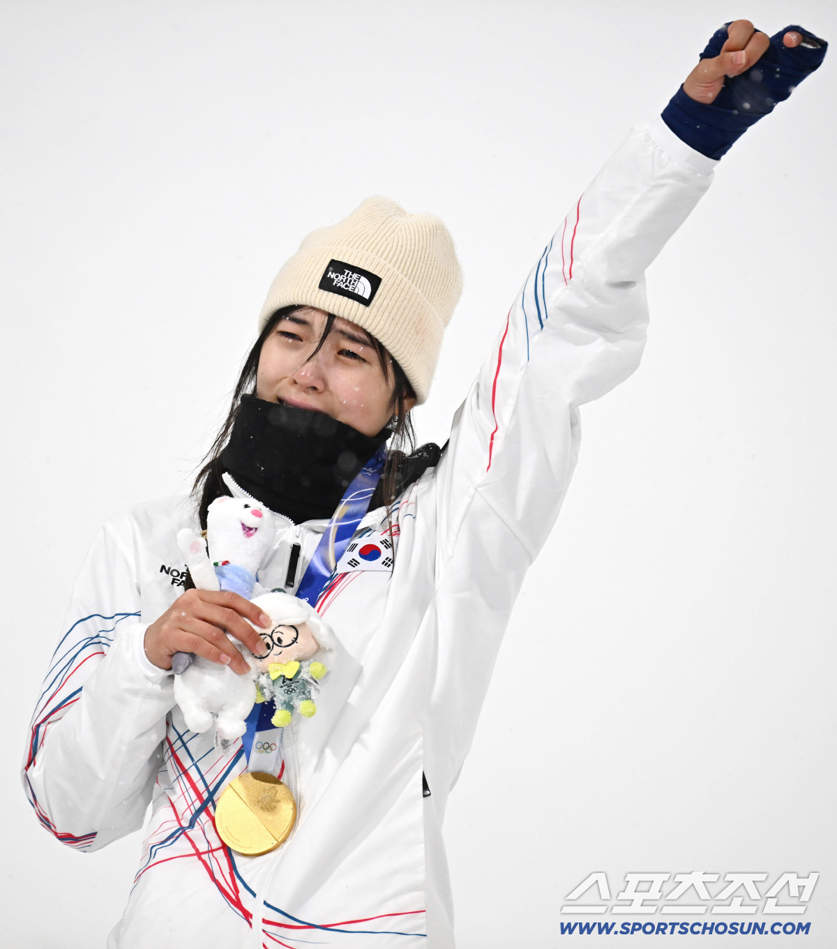 "이 금메달은 당신과 나의 것"...'하프파이프 여왕' 최가온, SNS로…