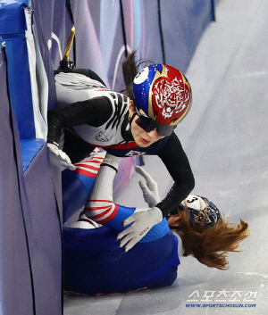 자빠지고, 엎어지고...'무른 빙질' 논란에 신경 좀 썼나? 
