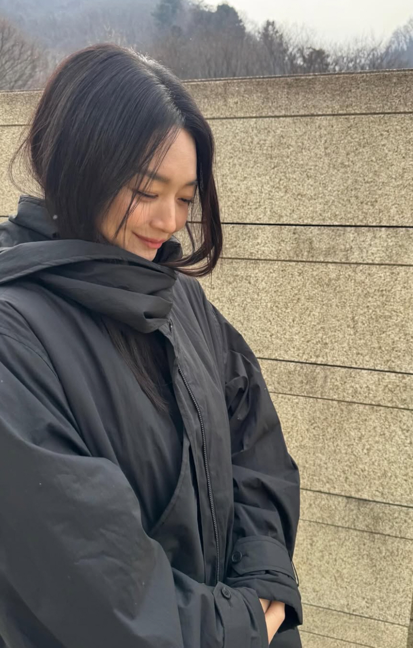 신민아, 신혼생활 얼마나 좋으면..♥김우빈 또 반할 '보조개 미소' 폭발