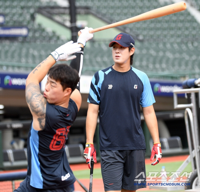 정철원 논란에, 나승엽-고승민 충격 불법 도박까지...바람 잘 날 없는 …