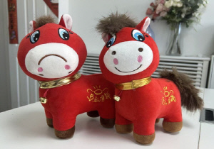 [특파원 시선] '붉은 말'에 태어난 '우는 말'…中청년의 얼굴이 되다