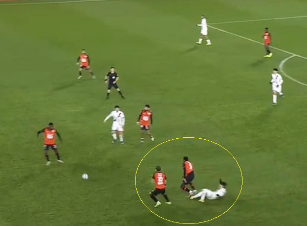 이강인 실점빌미 실수→엔리케-뎀벨레 '충돌'…쑥대밭 된 PSG, 스타드렌…