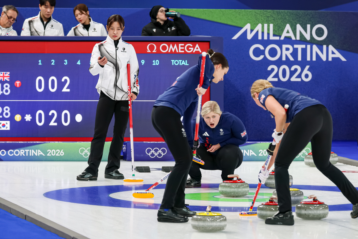 [밀라노 스토리] 대충격! 한국 '5G'에 굴욕당한 영국 女 컬링 대표팀…