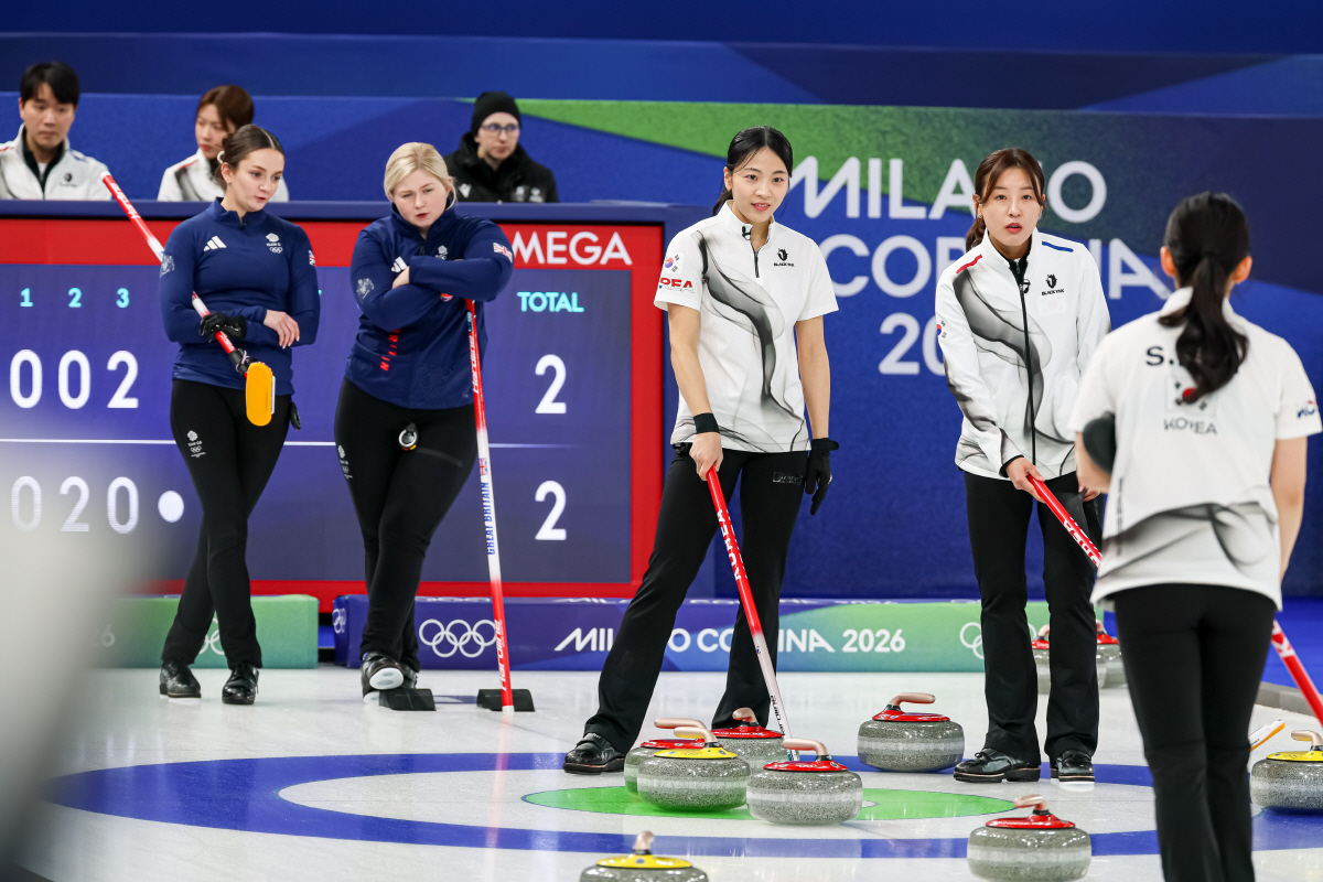 [밀라노 스토리] 대충격! 한국 '5G'에 굴욕당한 영국 女 컬링 대표팀…