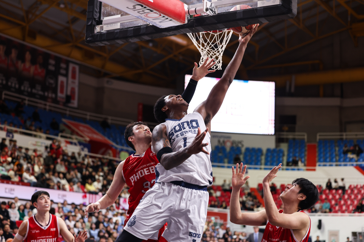 고양 소노 6강 마지막 스퍼트. 현대모비스 완파, 6위 KT와 승차 2게…