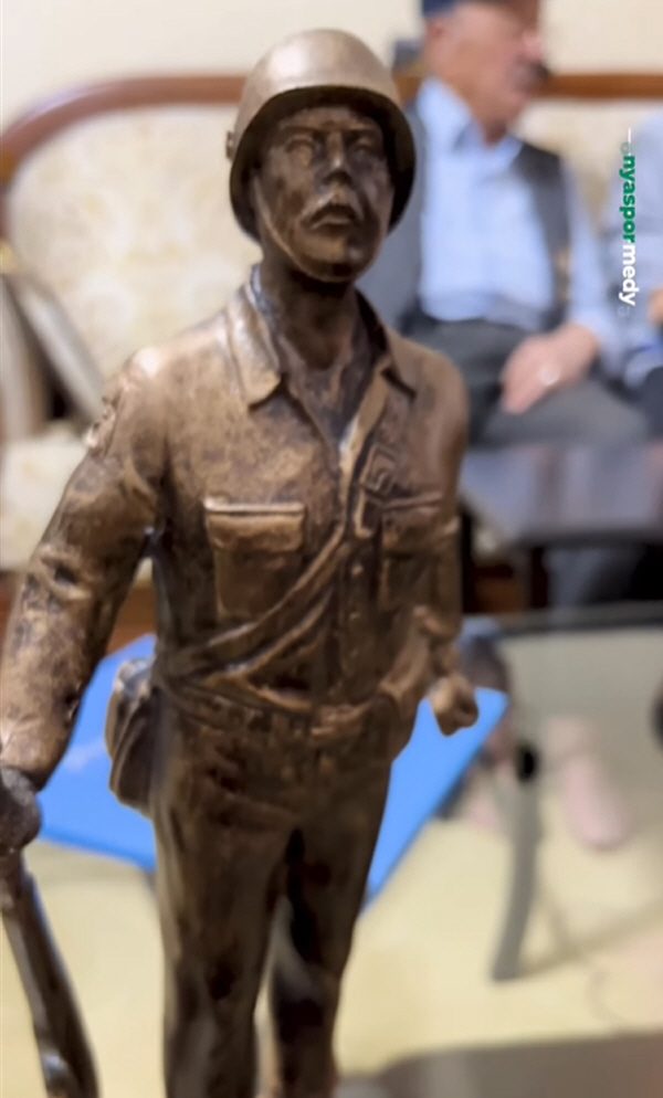 "대한민국을 위해 싸워주셔서 감사합니다" '형제의 나라'서 뛰는 조진호,…