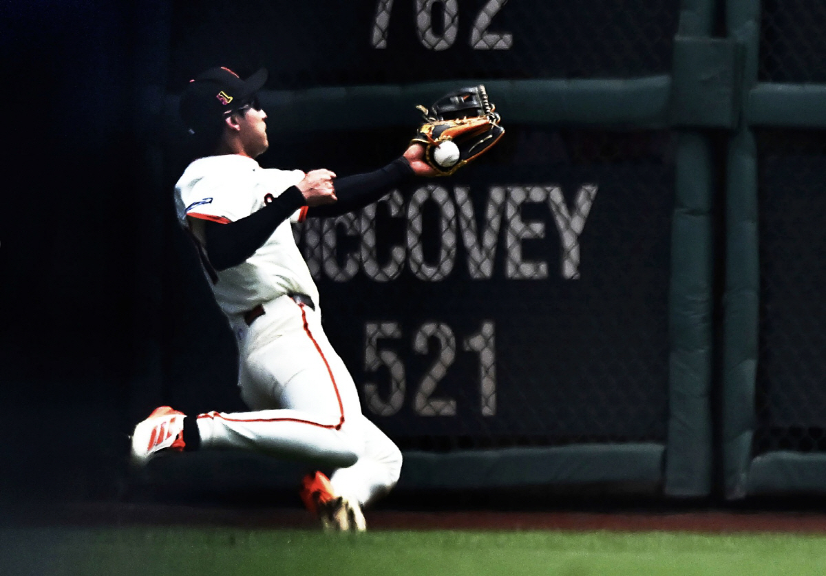 '정후 크루'는 어디로 옮길거야? "바다 위에 배 띄우면 어때요", 이게…