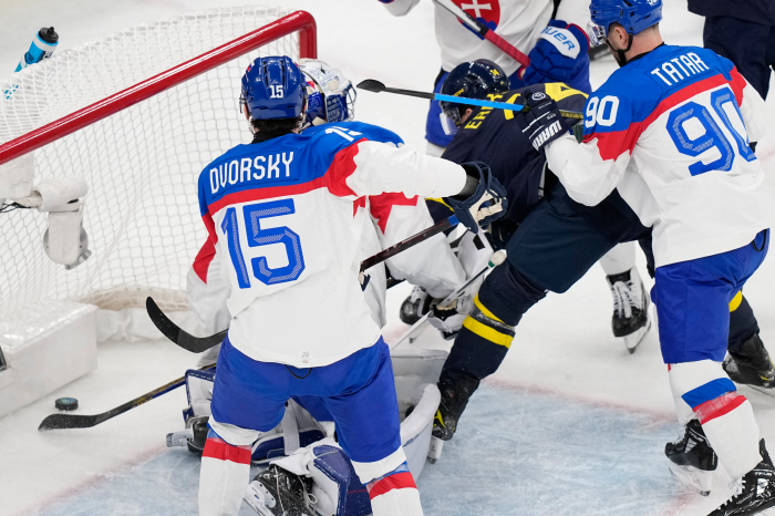 영화같은 현실이 벌어졌다! 16년간의 도망. 올림픽 아이스하키 응원 위해 밀라노 캠핑장 이용→결국 추적, 체포 당했다