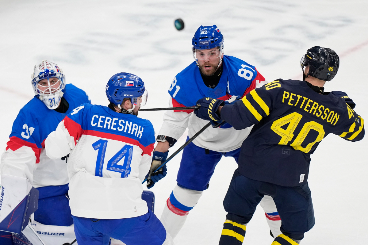 영화같은 현실이 벌어졌다! 16년간의 도망. 올림픽 아이스하키 응원 위해…