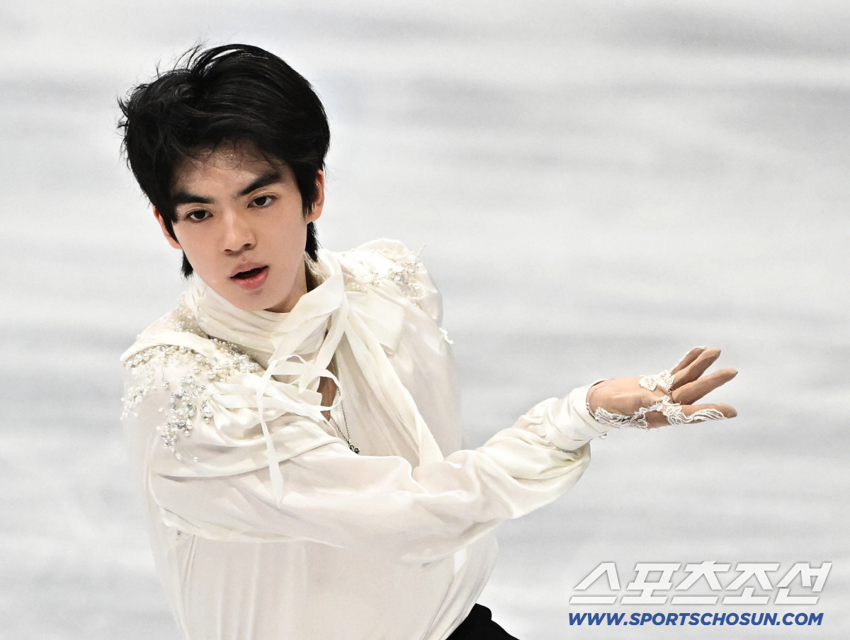 "뭐야, 실력→외모에 인성까지 좋잖아!" 日 반응 폭발…'韓 피겨 캡틴 …