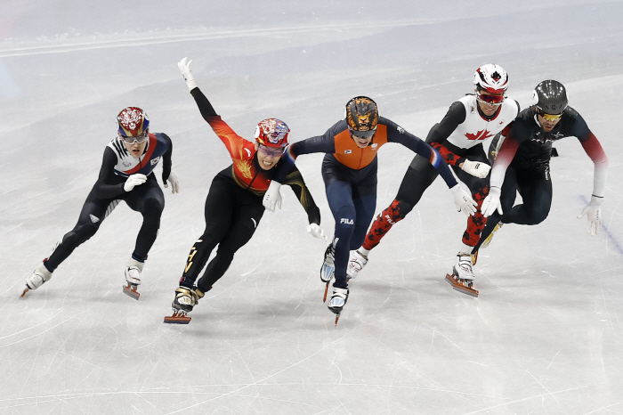 "우리 언제 금메달 따?" 中 인민의 한탄... '충격의 NO금'에 中대표팀 부단장 "믿어줘" 쩔쩔