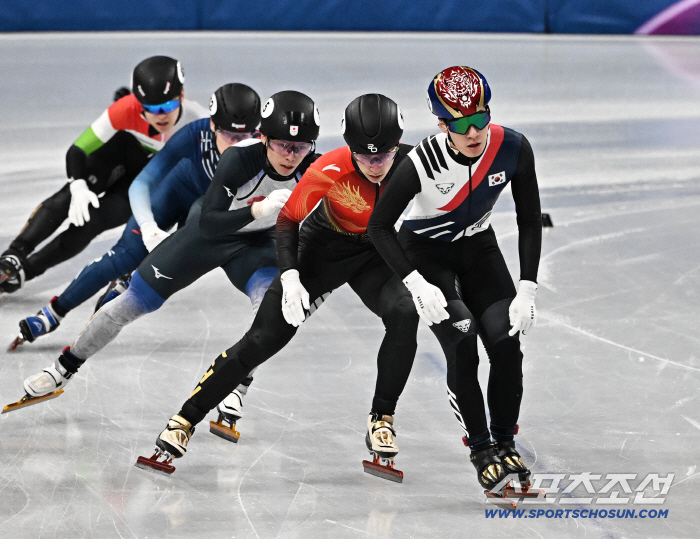 [밀라노 LIVE]'디펜딩 챔피언' 황대헌-신동민, 1500m 준결선 진출....'1000m 동메달' 임종언, 충격 탈락