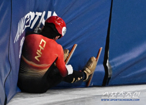 [속보]'충격 탈락' 韓 떠나 中 귀화→'혼성계주 결승 제외' 린샤오쥔, 주종목 1500m 준준결선 '미끄덩'→어이없이 메달 도전 마감[밀라노 현장]