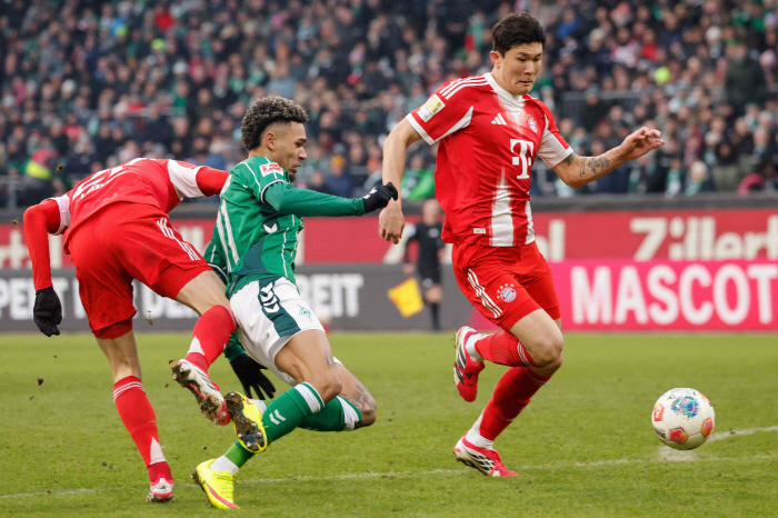 '누가 방출 후보래?' 건재함 알린 김민재, 3경기만에 풀타임 맹활약 '패스 97회+수비행위 9회+평점 7.5점'...바이에른, 브레멘에 3-0 완승 '선두 질주'