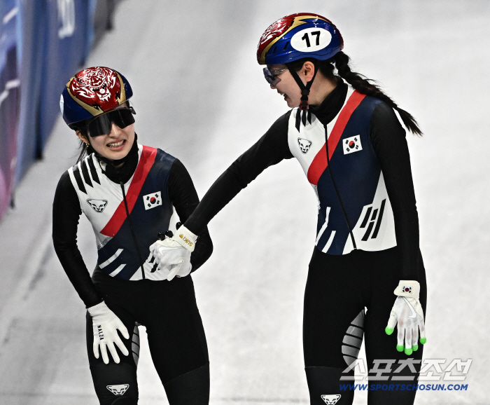 "심석희 밀고, 최민정 찢고" '6金 1銀' 절대 1강이 돌아왔다! 女 계주 3000m, 금메달 탈환 성큼…'나쁜손' 中 탈락