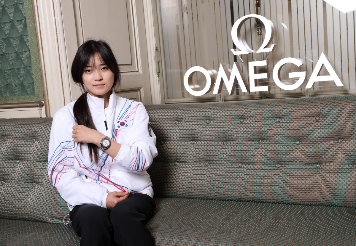 '18세 앙팡테리블' 최가온의 950만원 오메가 시계, '회장님'이 직접…