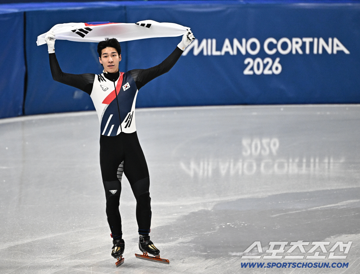 李대통령, '반칙왕' 오명 씻고 '은메달' 딴 황대헌에 축하 메시지 "빙…