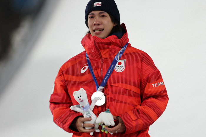 "부러우면 지는거" '亞1강'日,역대 최단기간 9일만에 메달 15개 수집! 스노보드X스키점프 초대박...16일 새벽 역대 최다 베이징 메달(18개)도 넘는다![밀라노 비하인드]