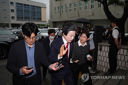 '사기·준강제추행' 허경영 보석 기각…국민참여재판도 배제