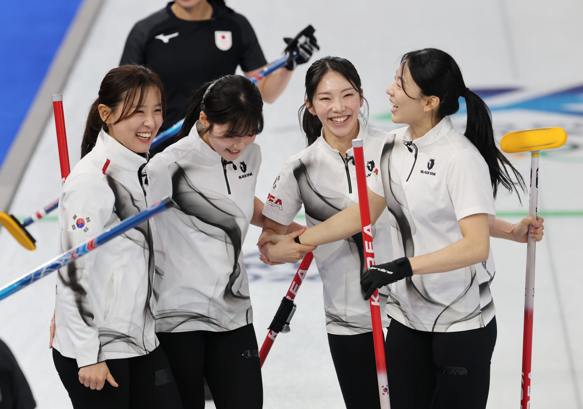 “한국의 미녀 군단, 비주얼 미쳤다!”, “예쁘고 강하다”...도대체 얼…