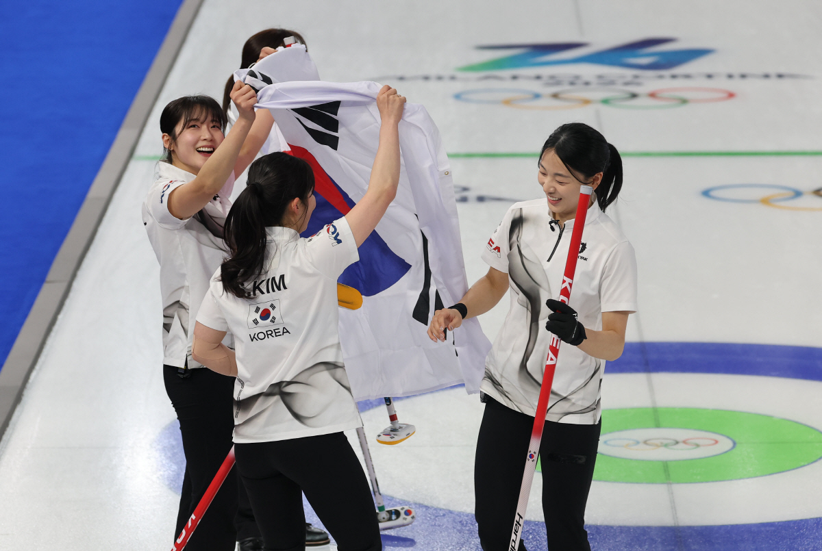 “한국의 미녀 군단, 비주얼 미쳤다!”, “예쁘고 강하다”...도대체 얼…