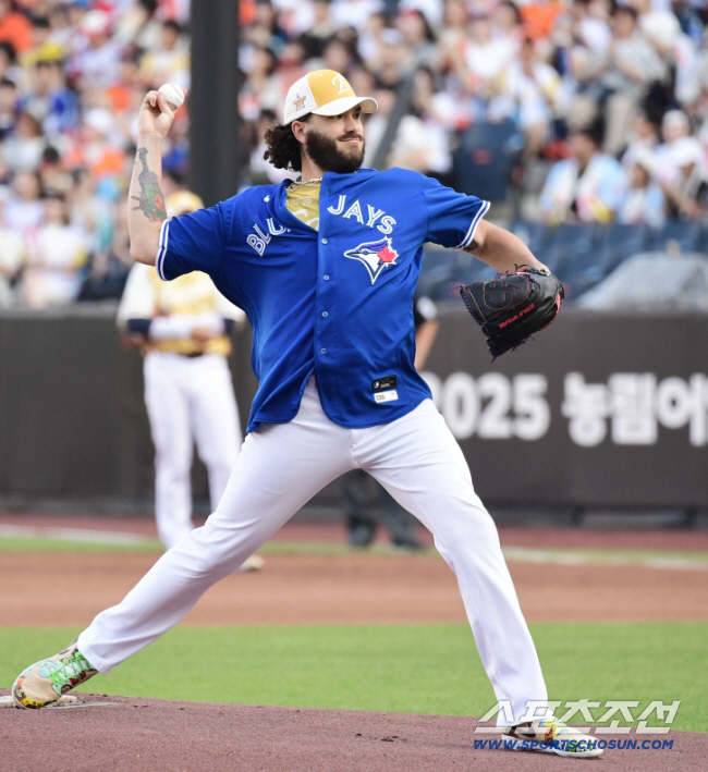 'KBO 평정' 폰세의 비결? "내안의 작은 아이 되찾았다" 이제 '찐'…