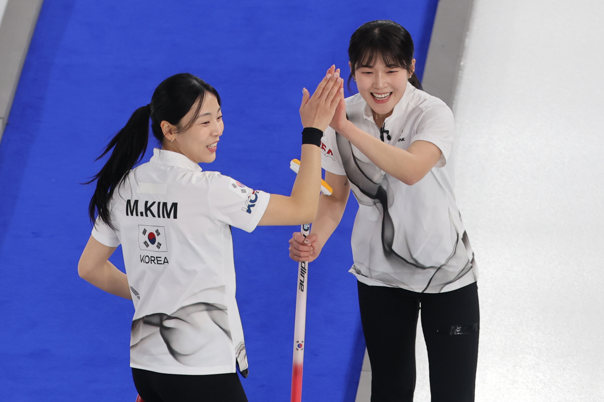 "충격적 비주얼! 반짝반짝 눈이 부셔~GGGGG" 실력X미모 다 가진 女…