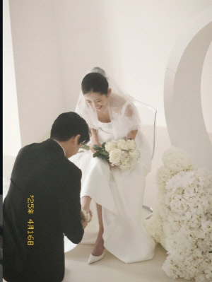 최준희, 결혼 발표 후 '♥11살 연상 예랑'과 故 최진실 먼저 찾았다 