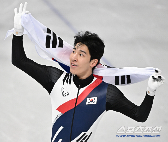 [속보] '1500m 은메달' 황대헌, 500m 예선 충격 탈락...'헝가리 귀화' 문원준은 준준결승 진출[밀라노 현장]