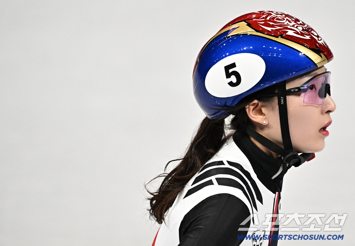 "너무 뿌듯하고 자랑스러워" '후배' 김길리 안아준 최민정, 아쉬운 탈락…