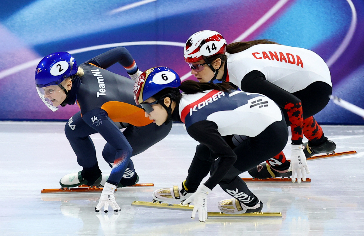 "울지마! 람보르길리...넌 최고야!" 1000m서 또 넘어진 김길리, …