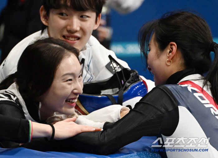 "존경하는 민정 언니, 잘 탔다고 해줘서 고마워" 롤모델 한 마디에 '눈물 주르륵' 김길리...이제 금메달 도전! "높은 자리 서고 싶어"[밀라노 현장]