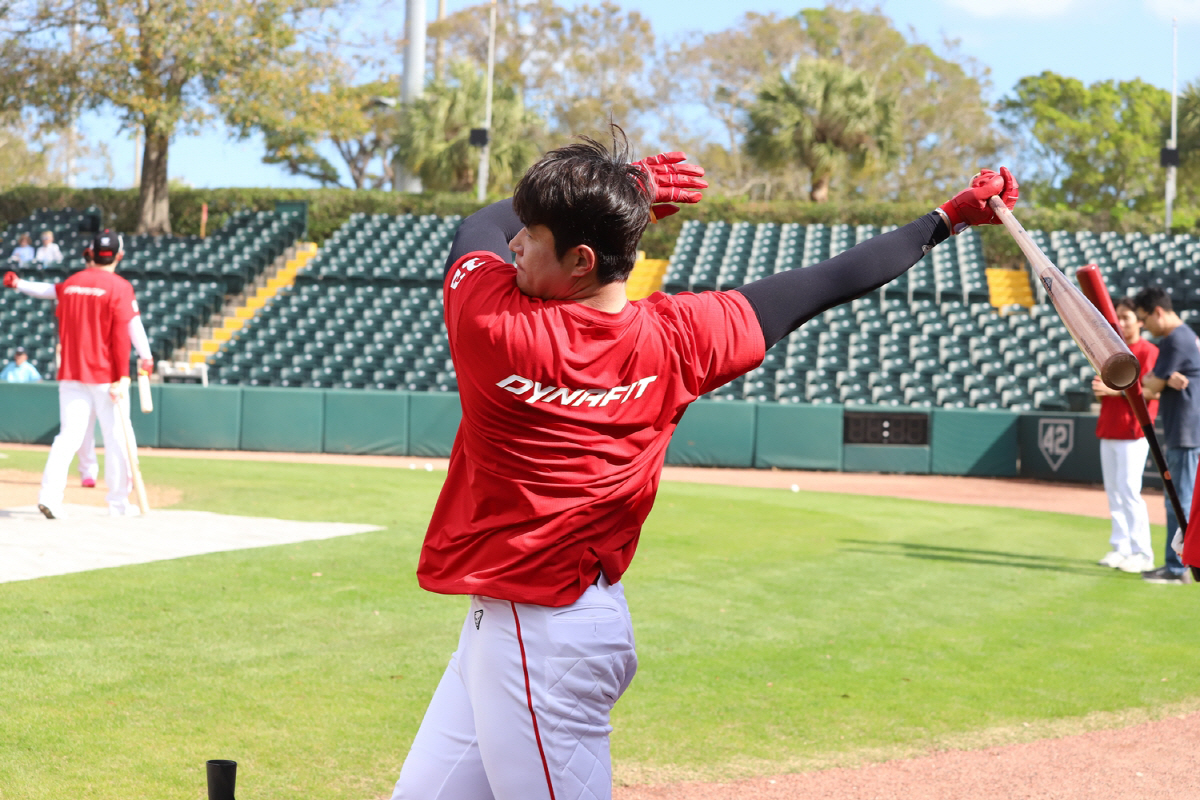 잠실 떠난 김재환의 진심 "무섭지 않냐고? 나 역시 궁금하다"[플로리다 …
