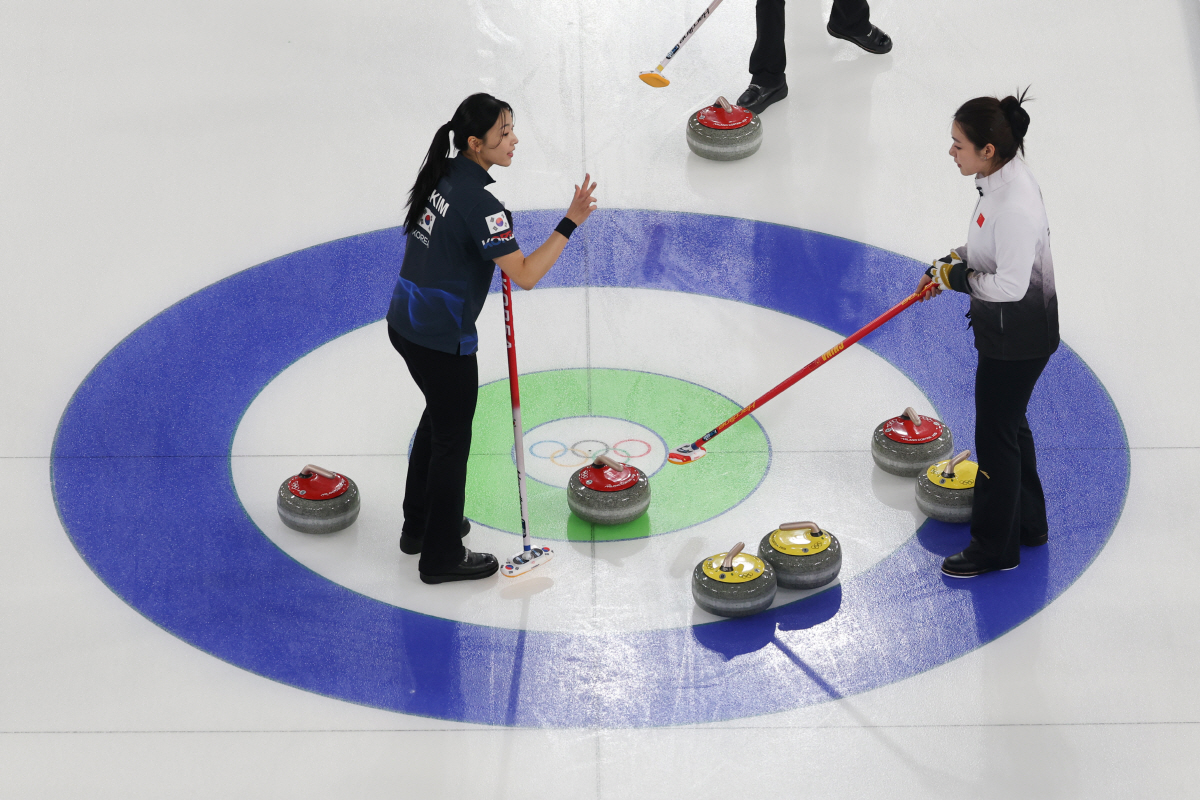 日 제압하고, 中까지 격파! '컬링계 아이돌' 한국 여자 컬링 '5G',…