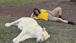 [SC이슈] 노홍철, 탄자니아 사자 접촉 사진 논란… “약물 사용 사실 아냐” 해명