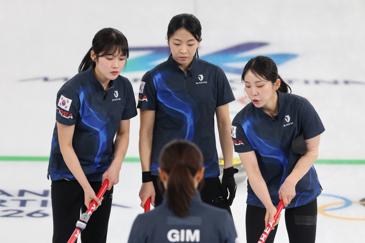 日 폭발적 반응! "한류 배우 같잖아!"…韓 여자 컬링 '5G' 세계랭킹…