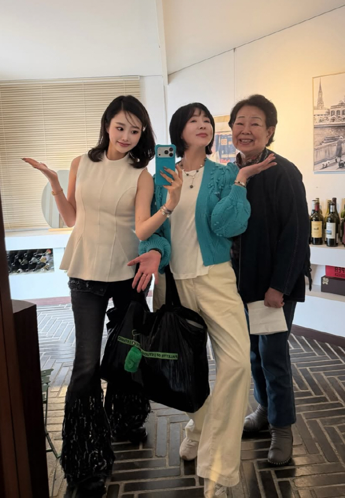 이상아, 미모의 母+딸과 가족사진..우월한 3대 유전자