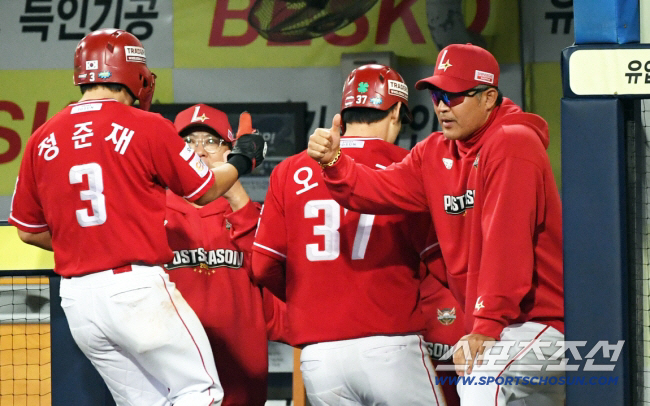 "우리는 저평가 돼있다" 시즌 끝나기도 전에 재계약, 이숭용 리모델링 2…