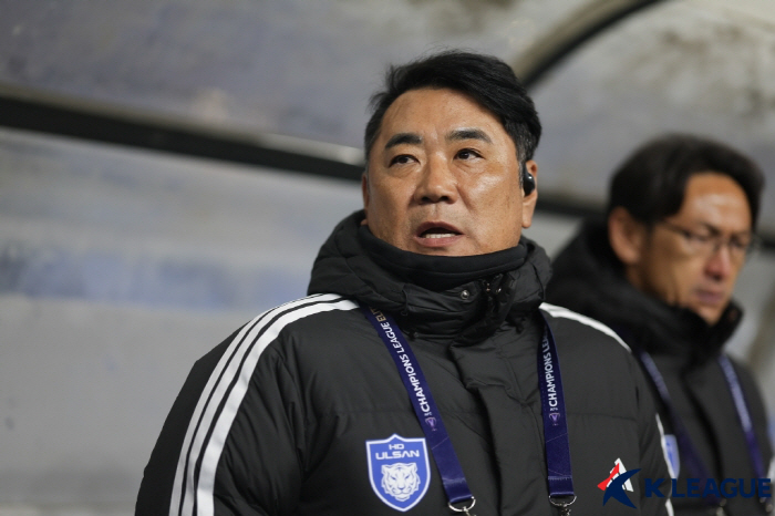 "자신감 생겼다" 패전에도 김현석 감독의 미소! 울산 中 챔피언 상하이 …
